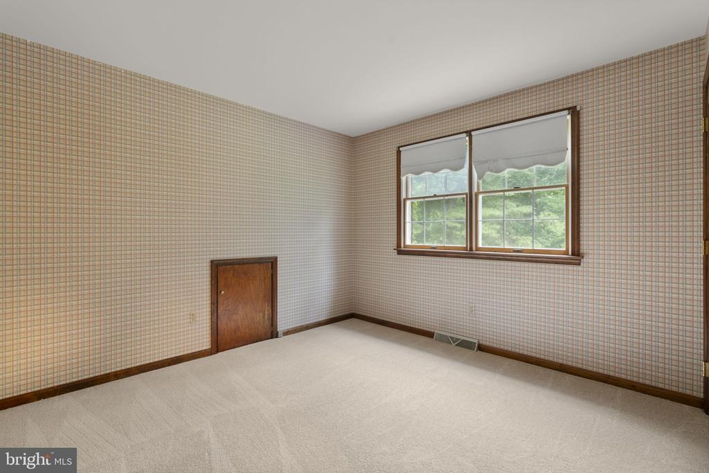 10054 GREEN CLOVER DRIVE