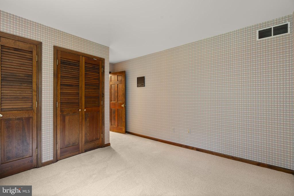 10054 GREEN CLOVER DRIVE