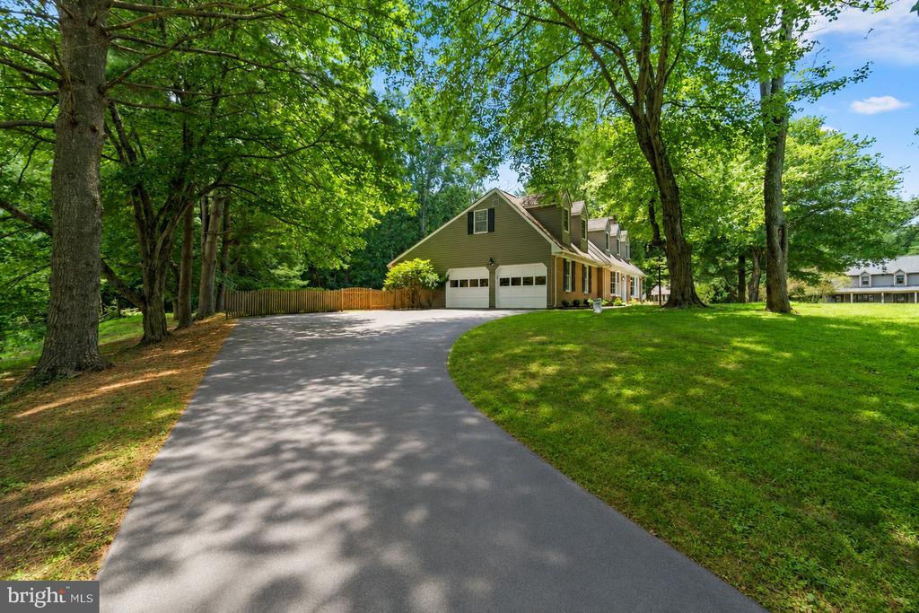 10054 GREEN CLOVER DRIVE