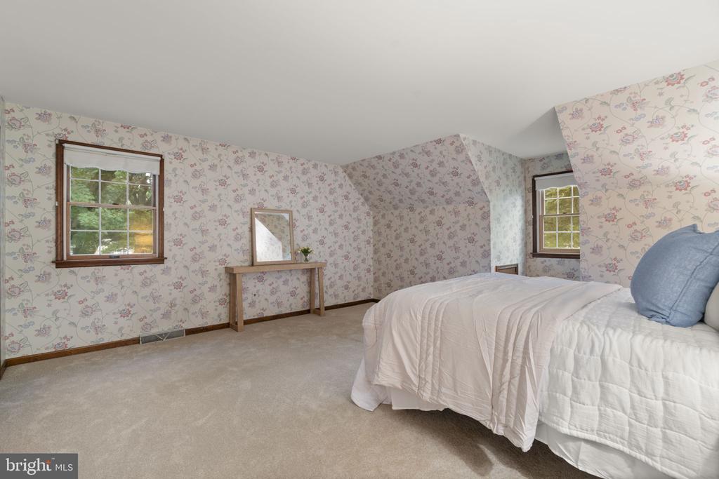 10054 GREEN CLOVER DRIVE