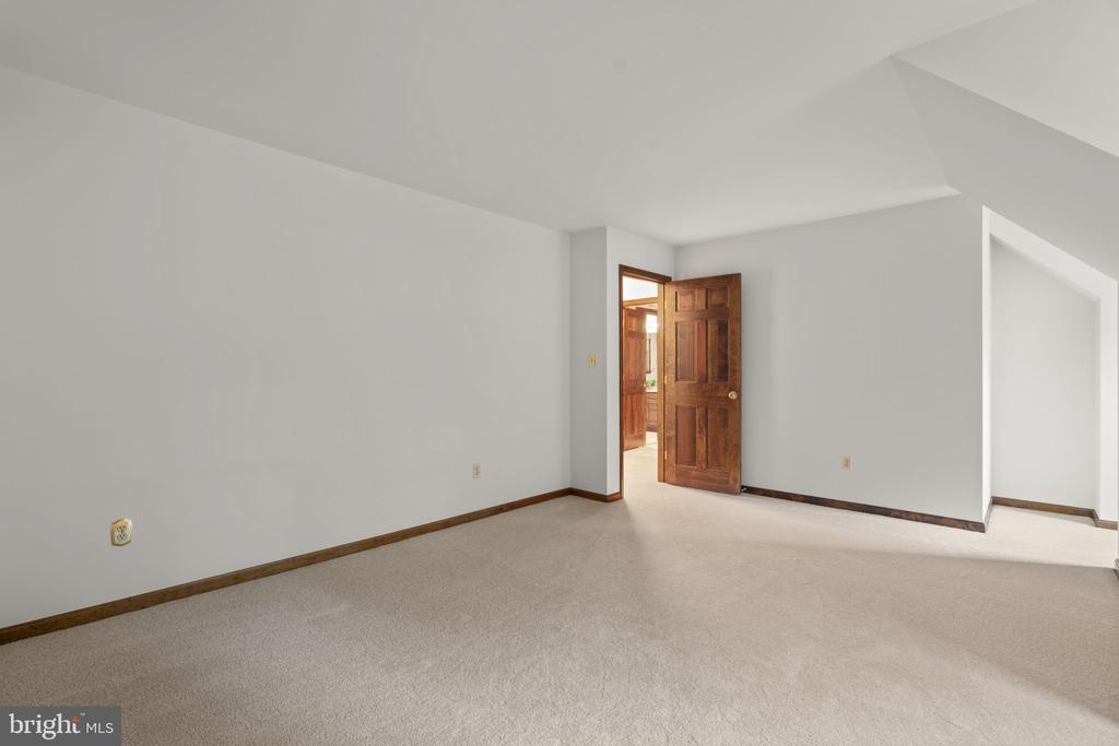 10054 GREEN CLOVER DRIVE