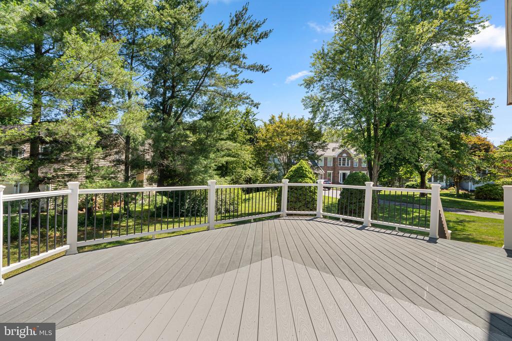 10339 WAVERLY WOODS DRIVE