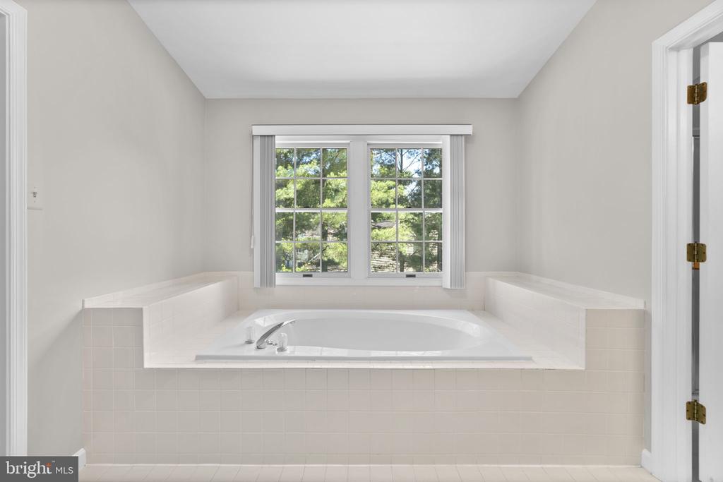 10339 WAVERLY WOODS DRIVE