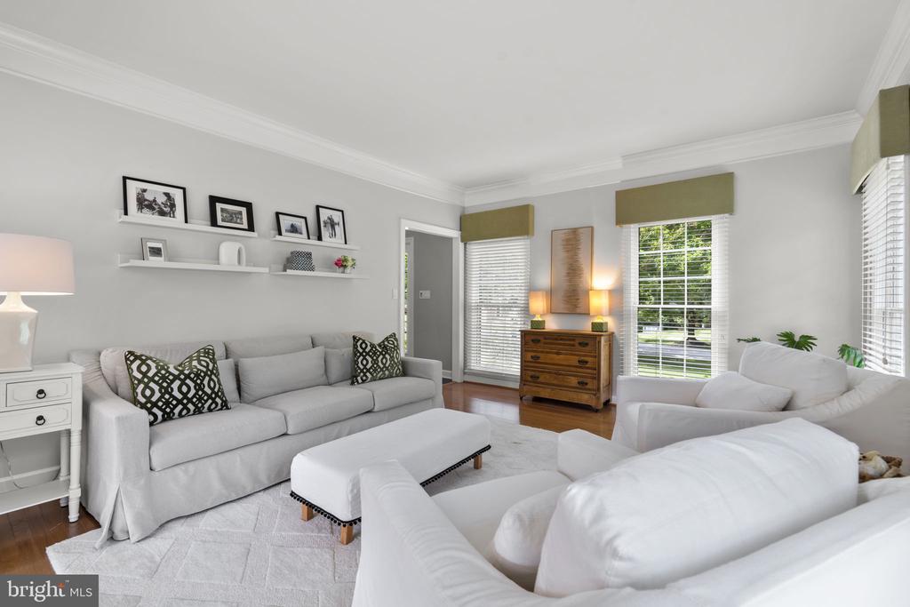 7108 CARLISLE COURT