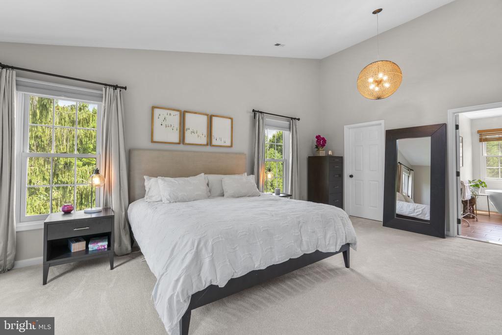 7108 CARLISLE COURT