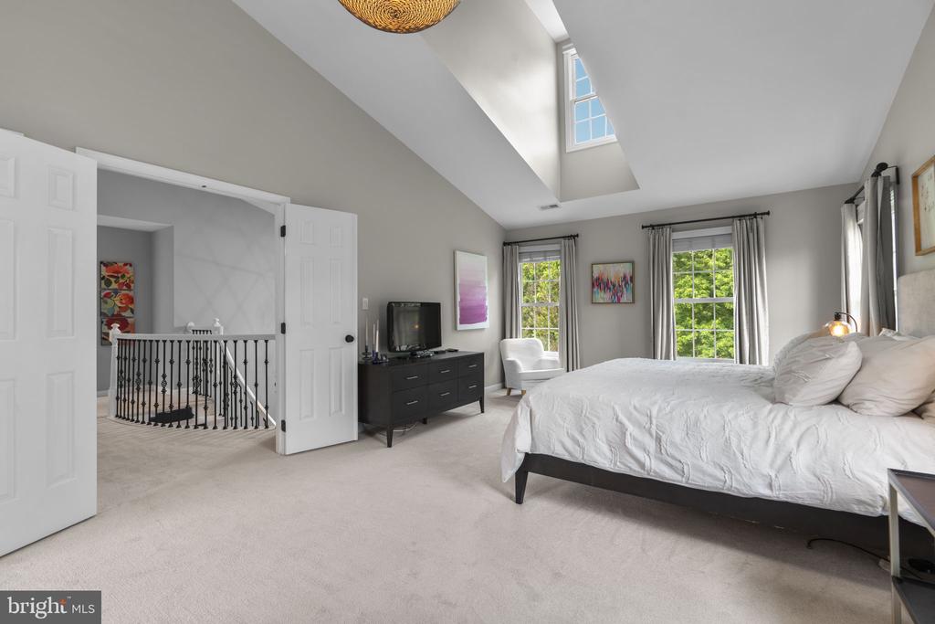 7108 CARLISLE COURT