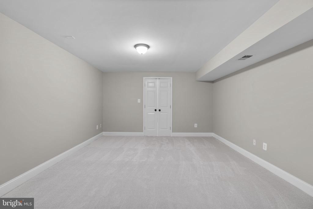7108 CARLISLE COURT