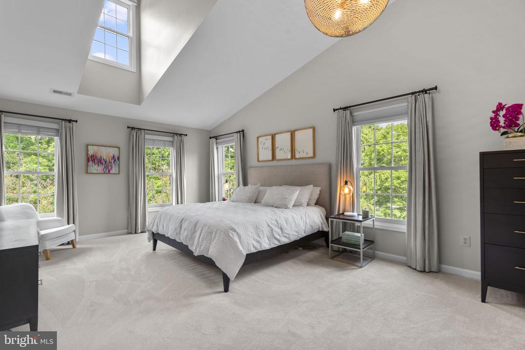 7108 CARLISLE COURT
