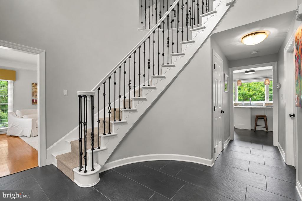 7108 CARLISLE COURT