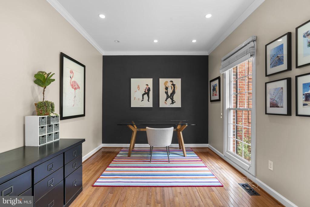 7108 CARLISLE COURT