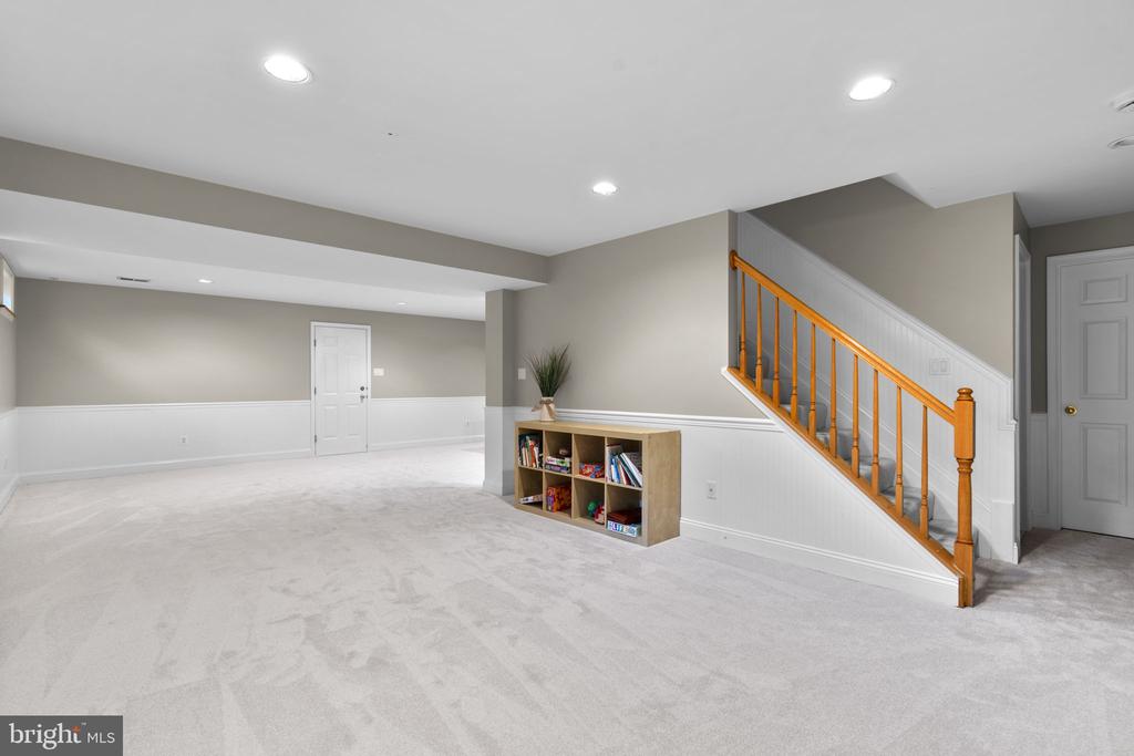 7108 CARLISLE COURT