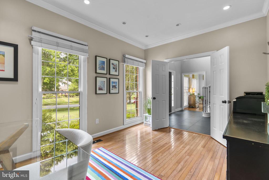 7108 CARLISLE COURT