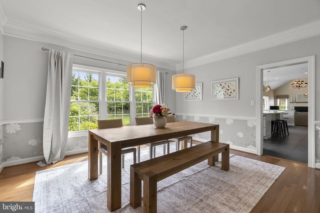 7108 CARLISLE COURT