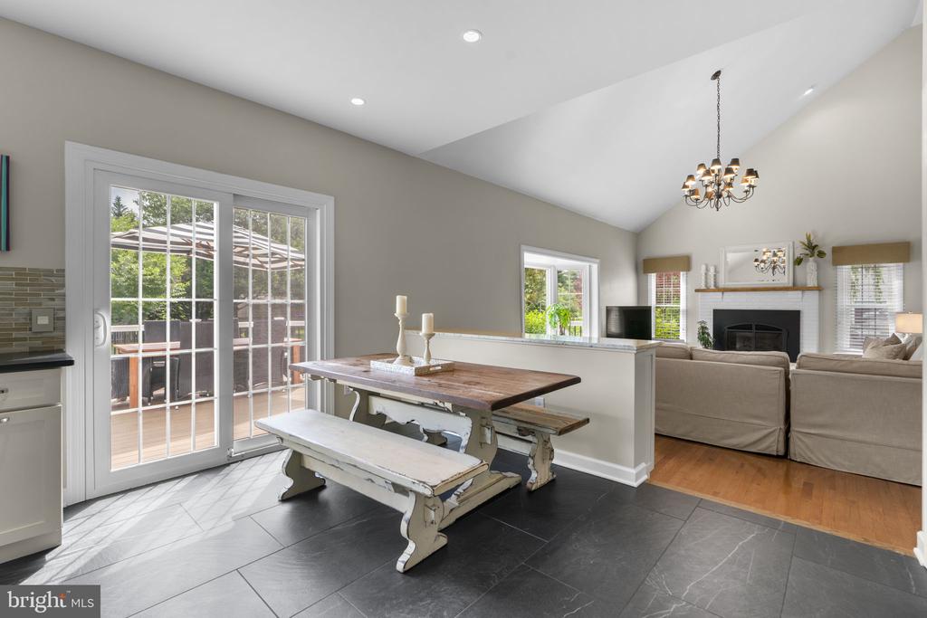 7108 CARLISLE COURT