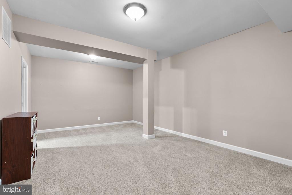 16801 COLTON COURT