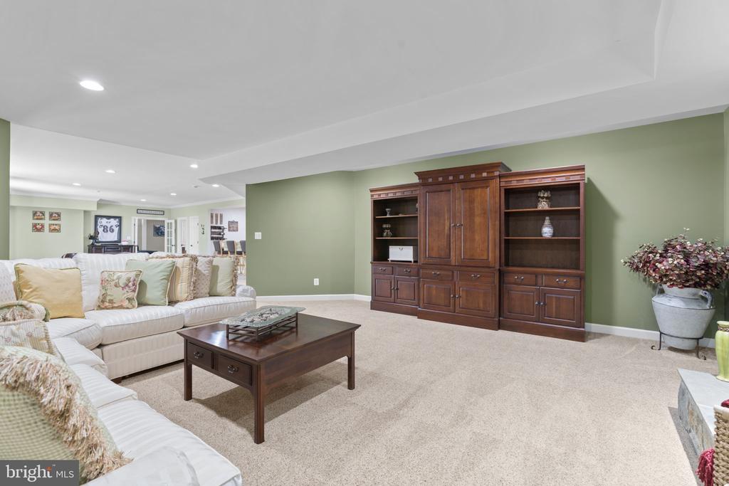 16801 COLTON COURT