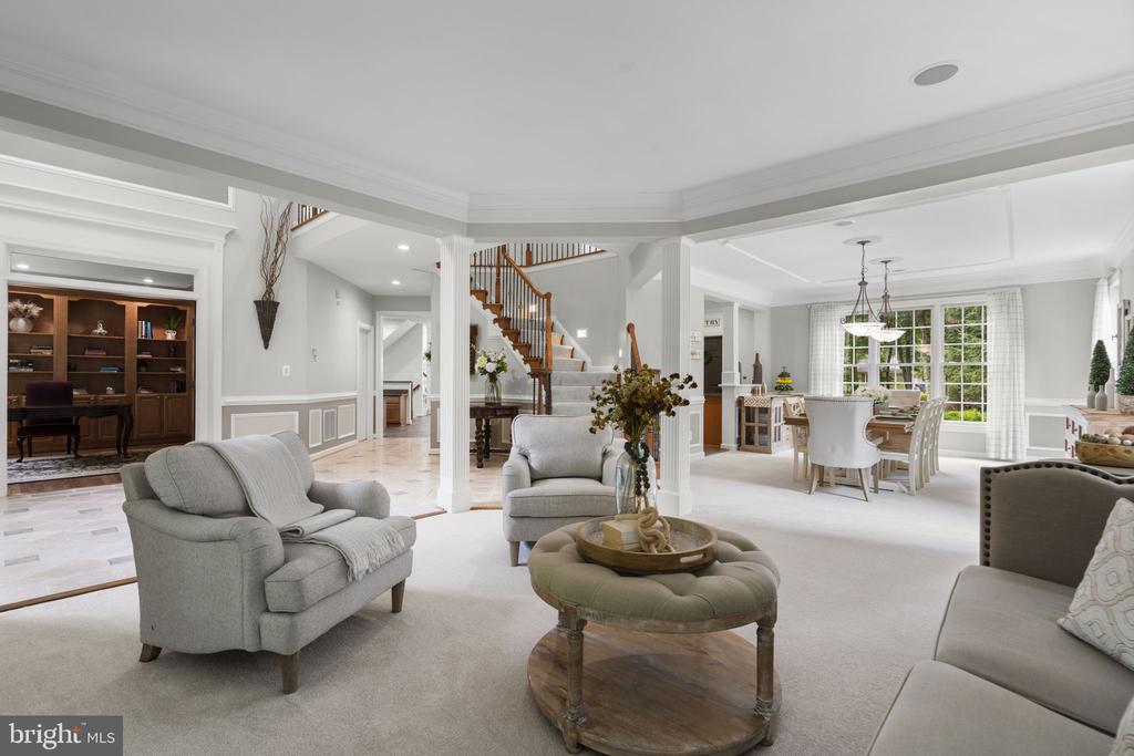 16801 COLTON COURT