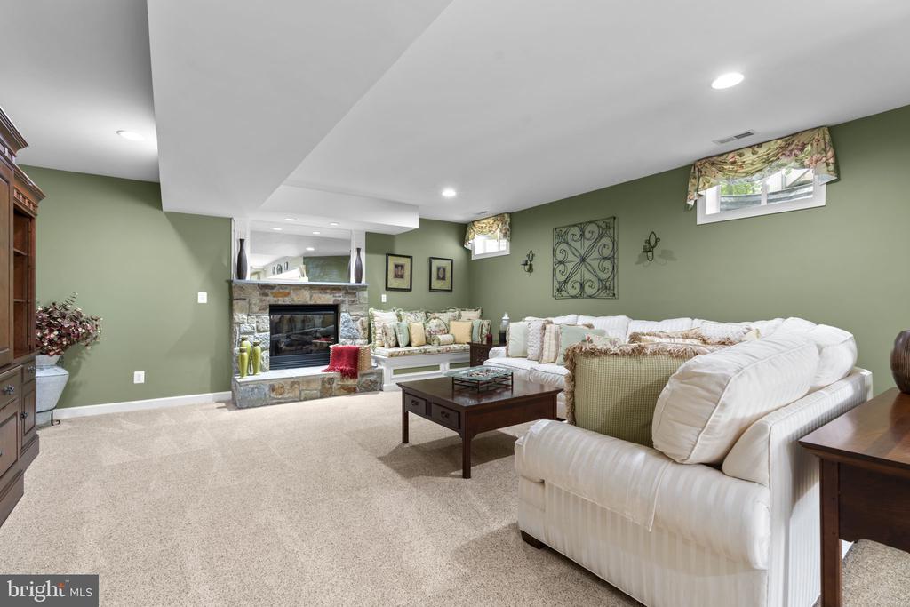 16801 COLTON COURT