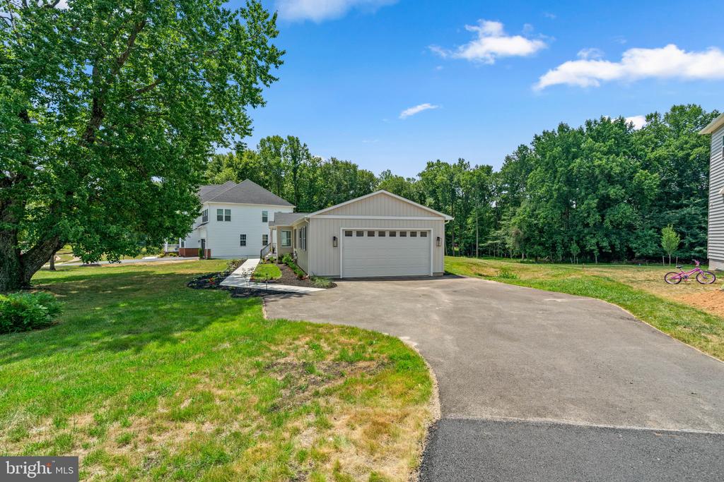 5404 RADEL COURT
