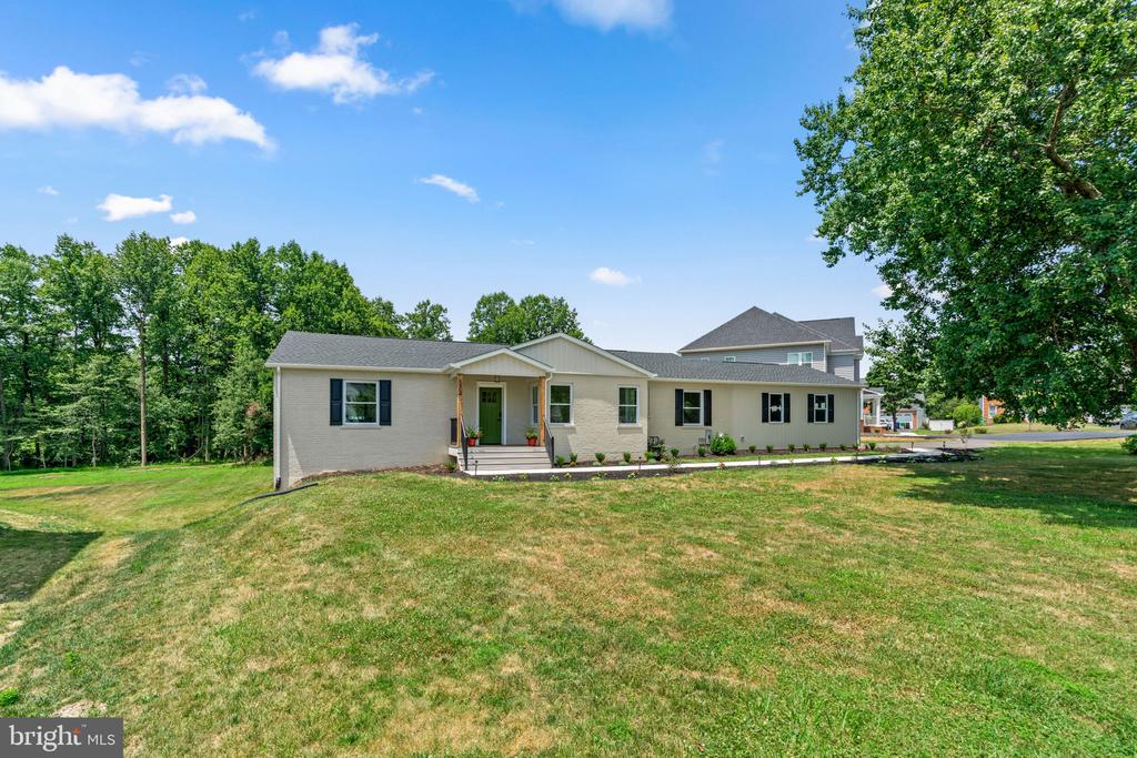 5404 RADEL COURT