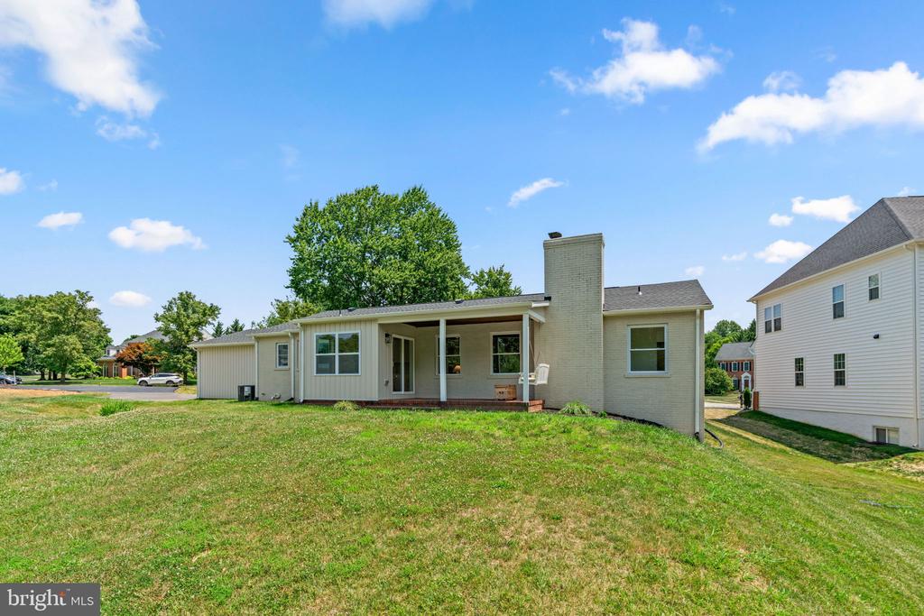 5404 RADEL COURT