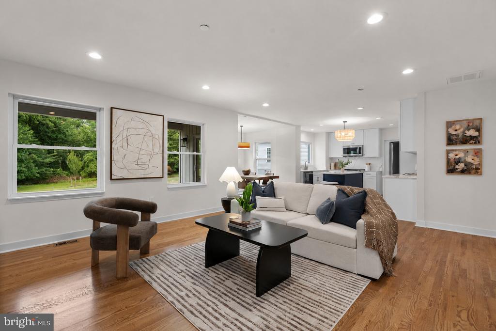 5404 RADEL COURT