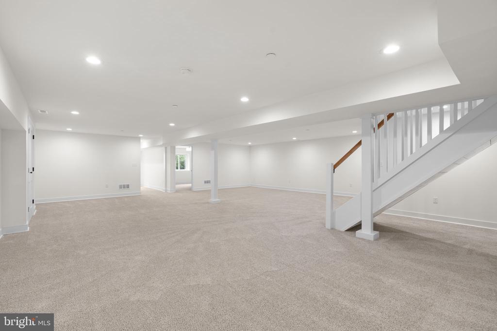 5404 RADEL COURT