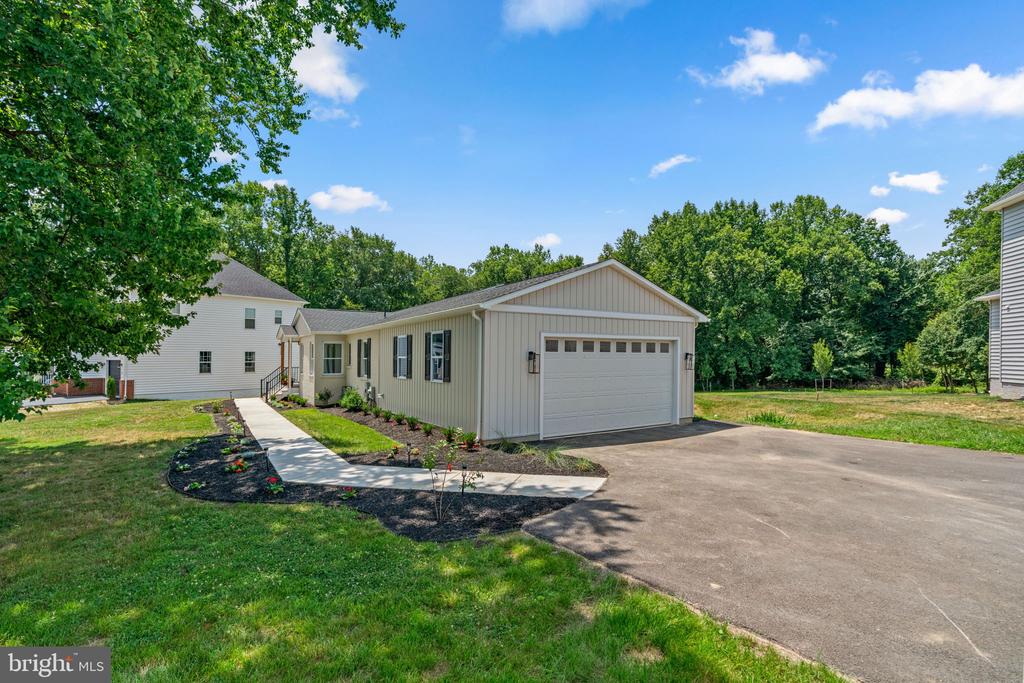 5404 RADEL COURT