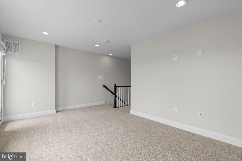 7024 RACKHAM WAY