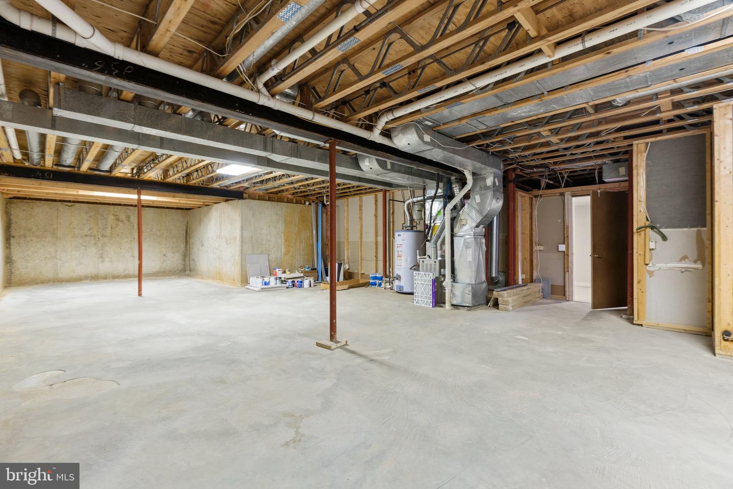 13708 Valley Dr