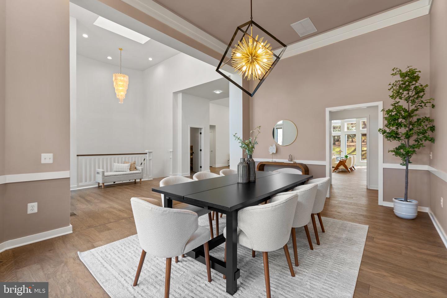 13708 Valley Dr