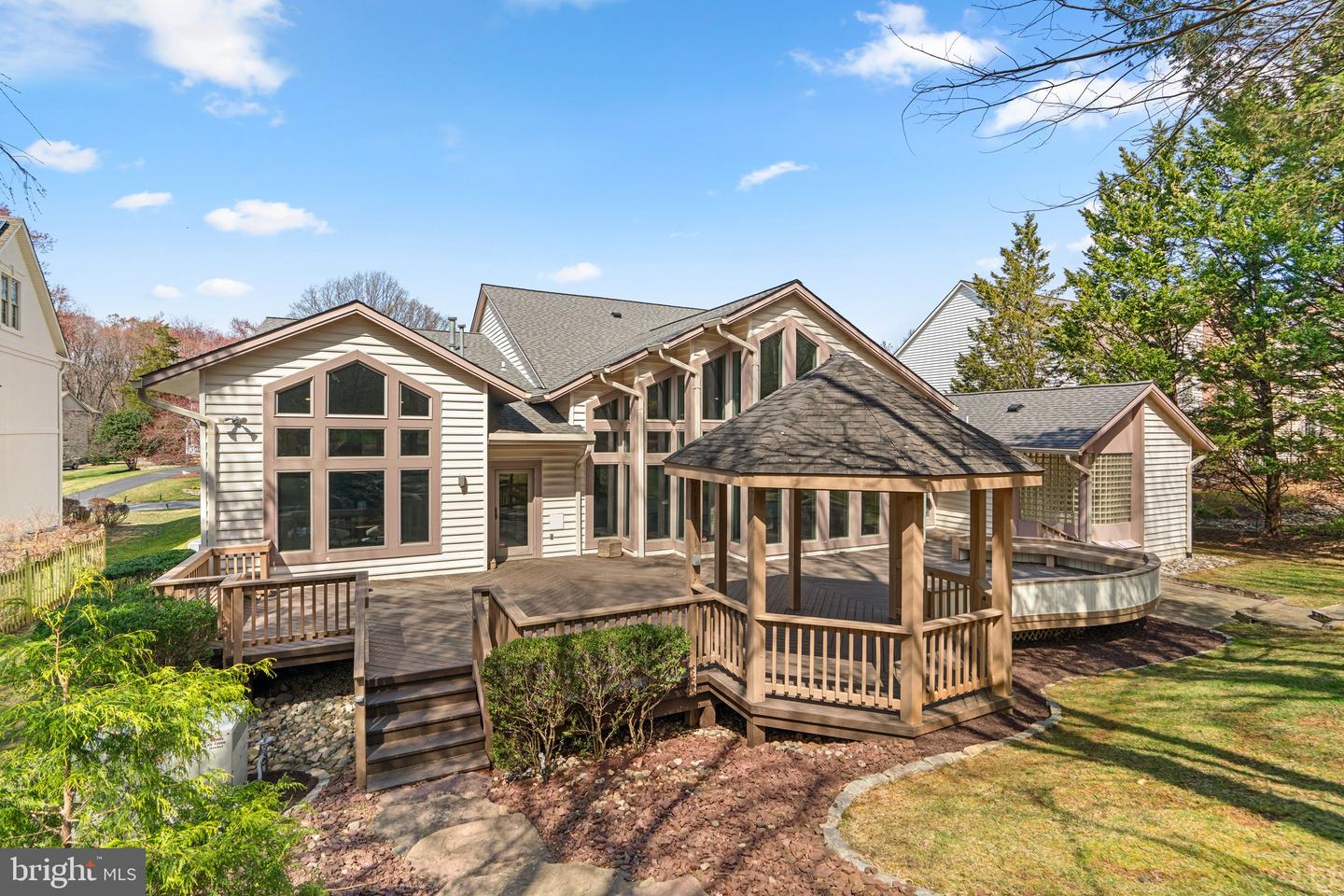 13708 Valley Dr