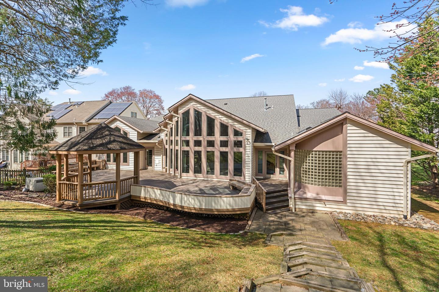 13708 Valley Dr