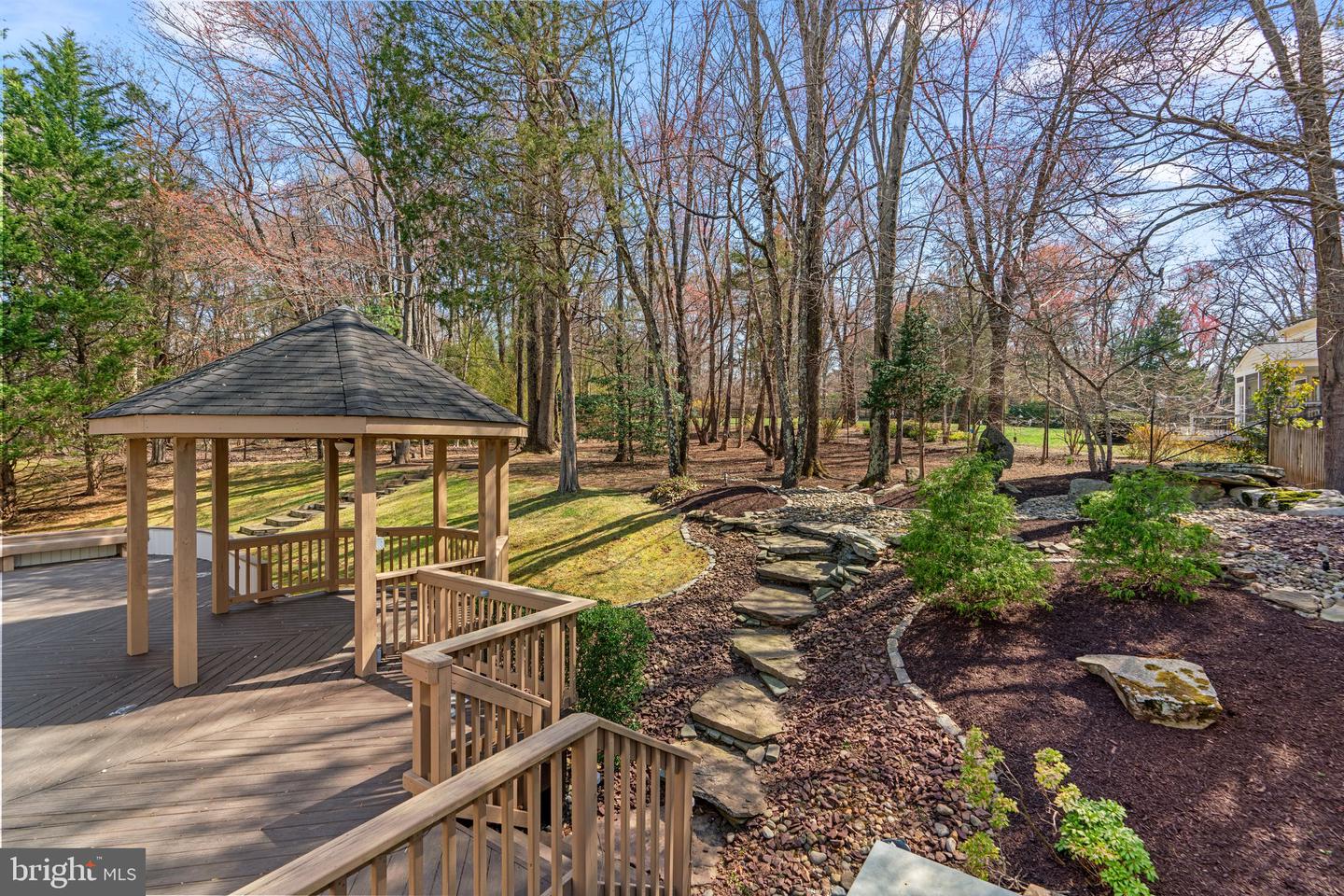 13708 Valley Dr