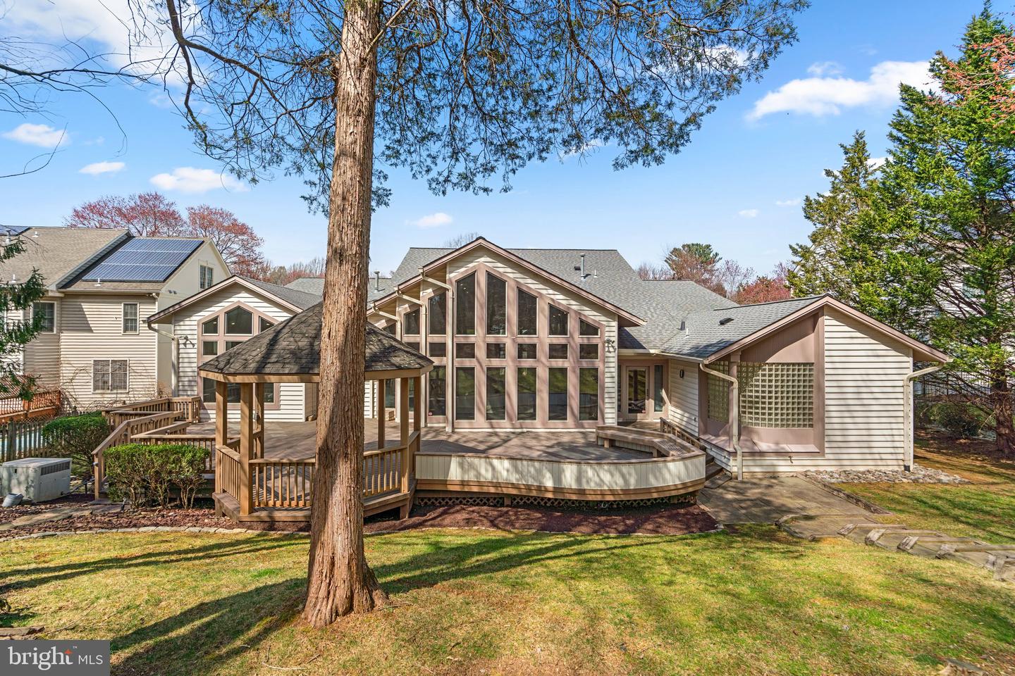 13708 Valley Dr