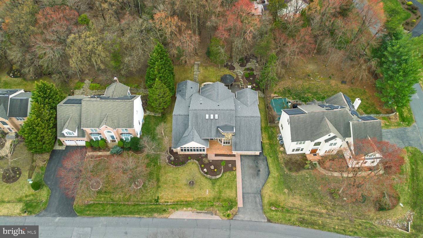 13708 Valley Dr