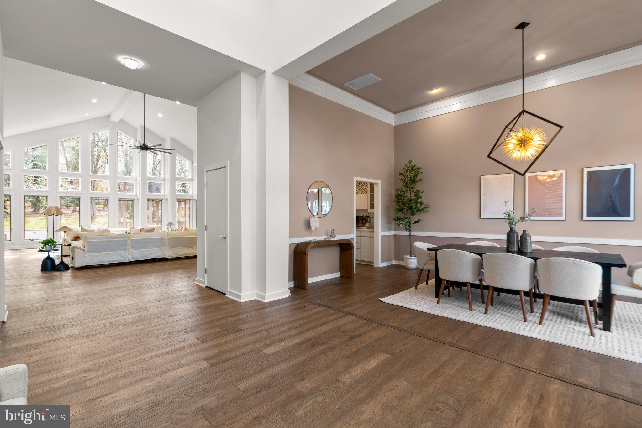 13708 Valley Dr