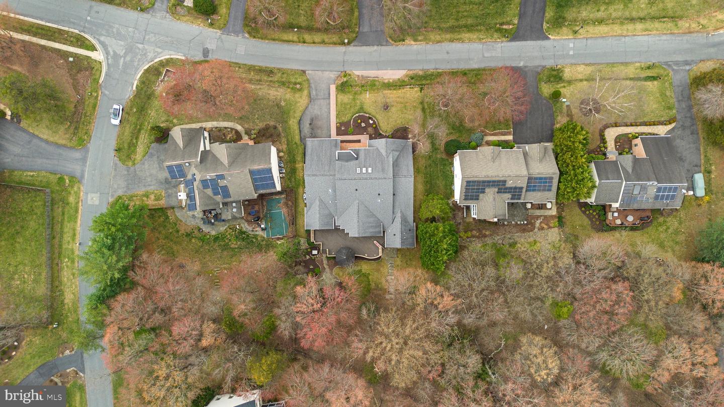 13708 Valley Dr