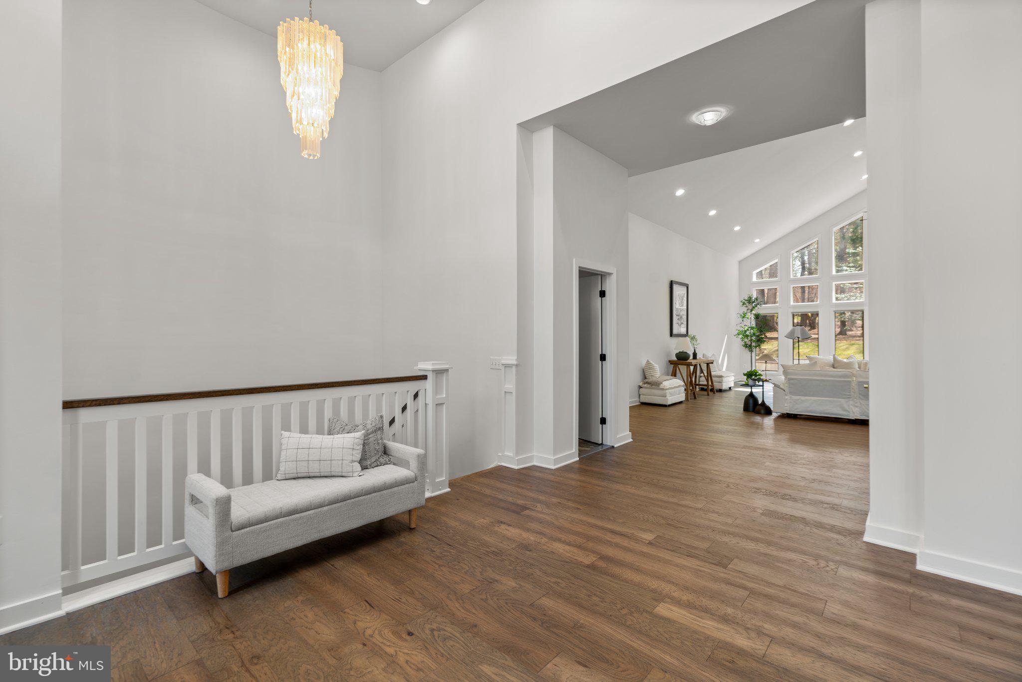 13708 Valley Dr