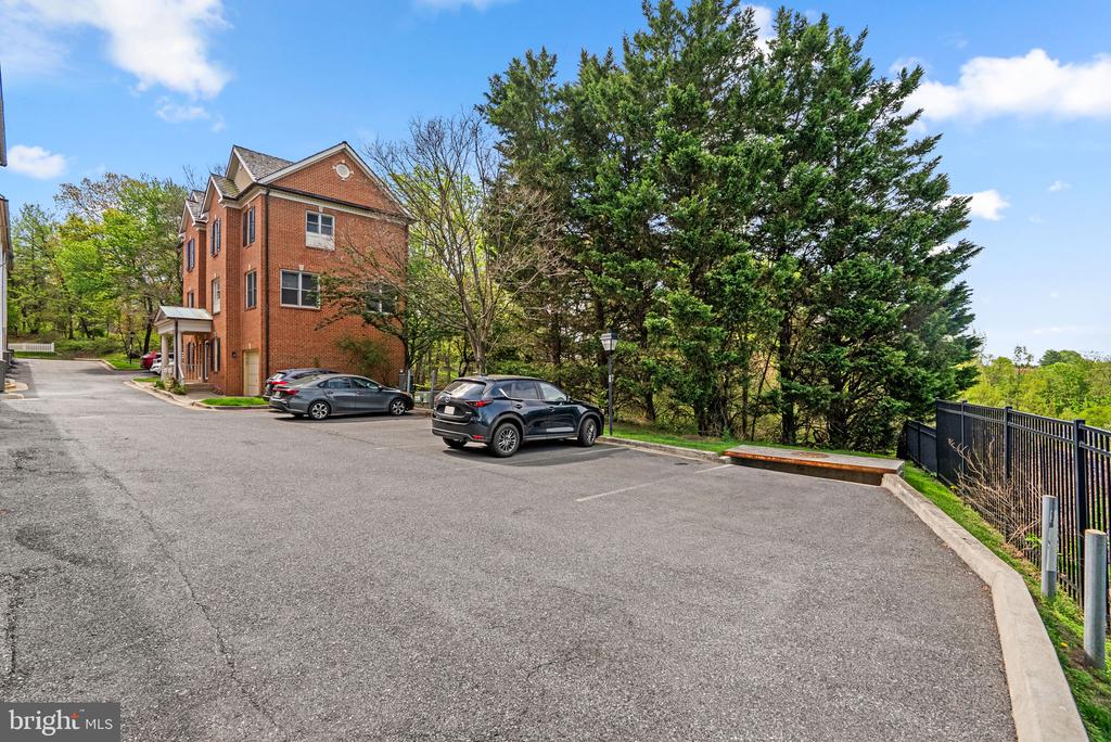 112 RIDGEPOINT PLACE