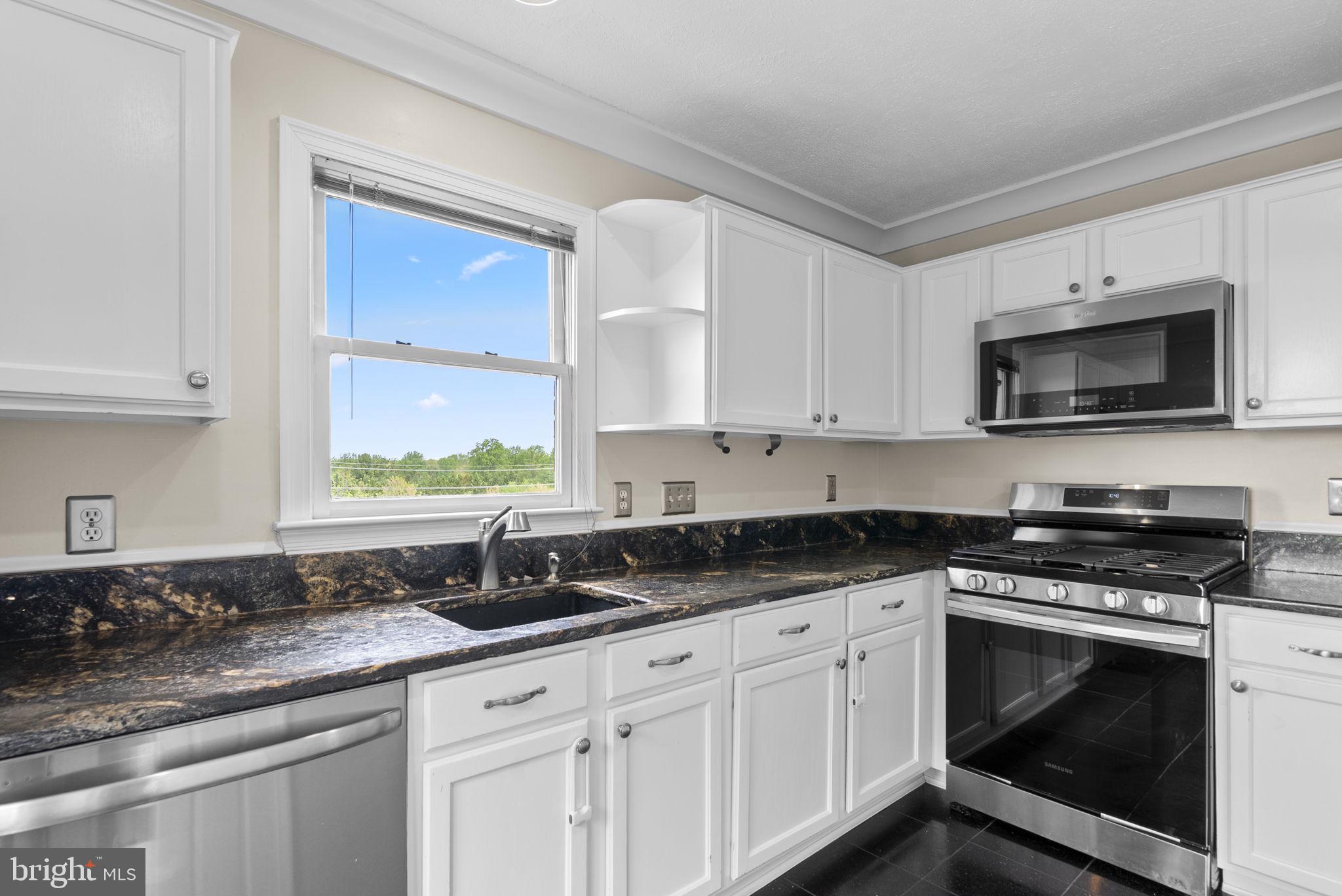 112 RIDGEPOINT PLACE