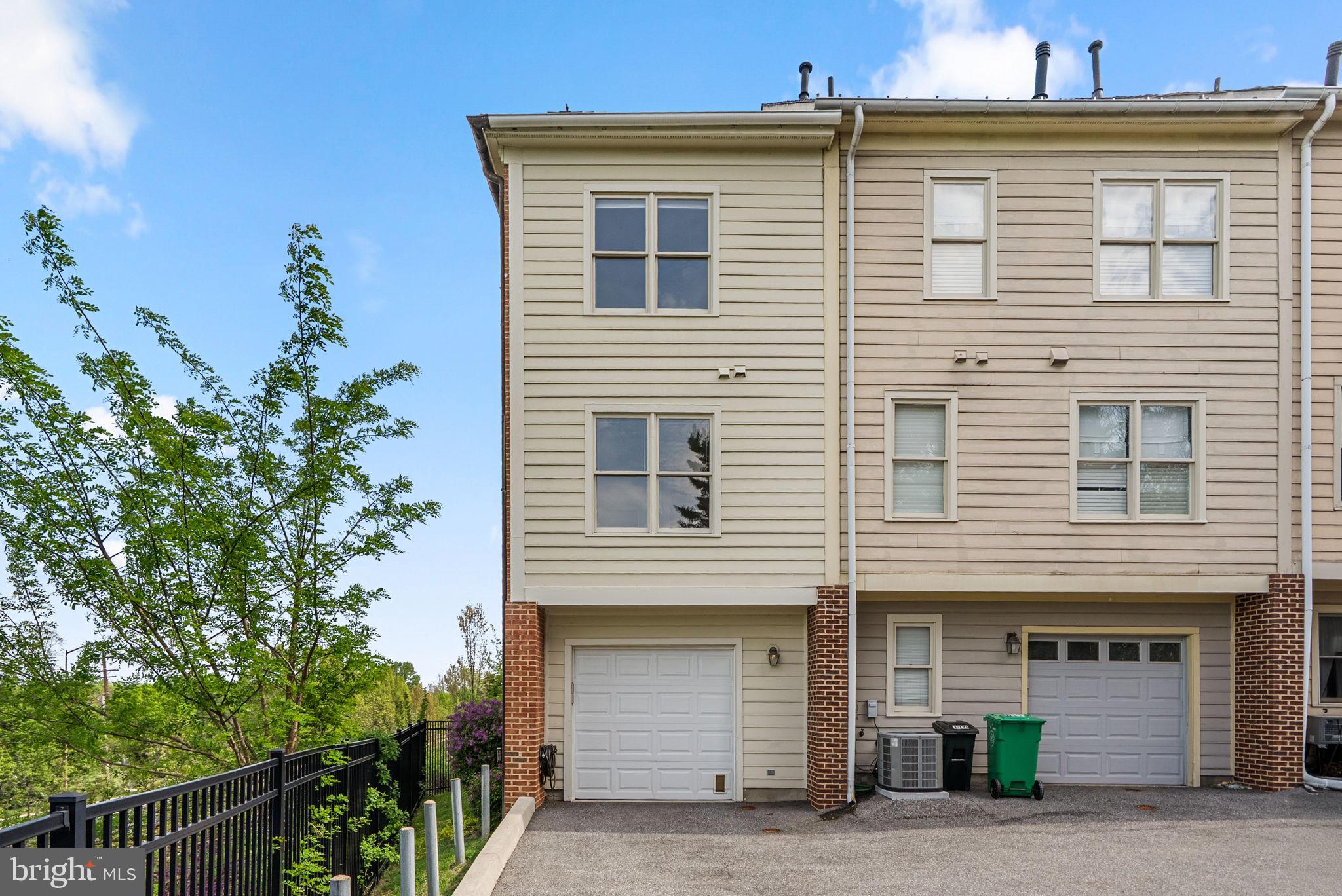 112 RIDGEPOINT PLACE