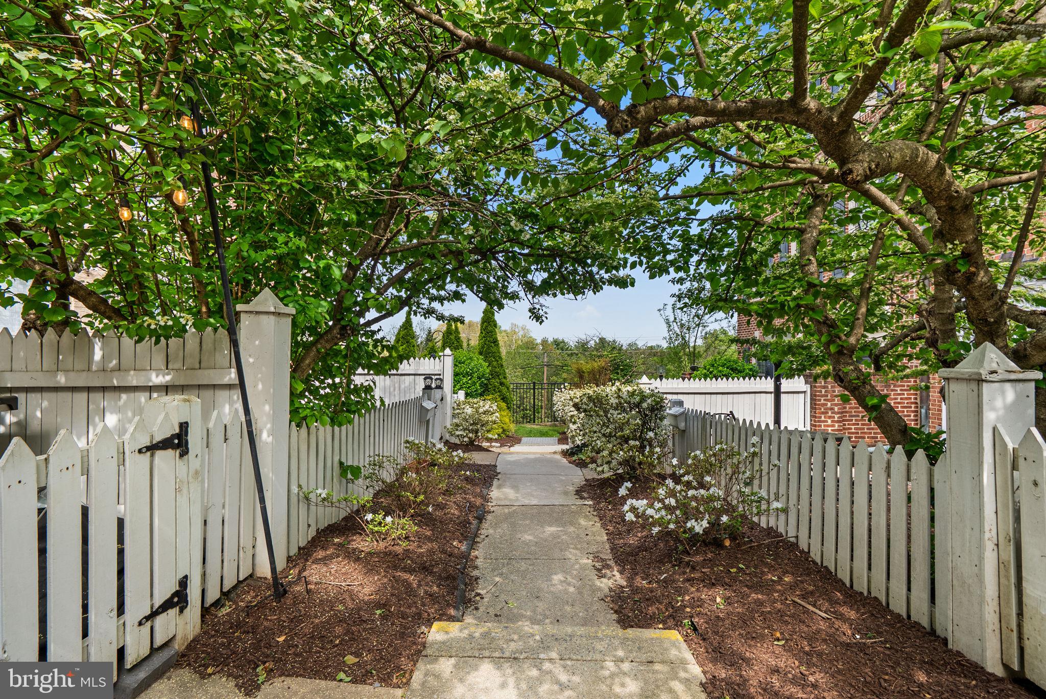 112 RIDGEPOINT PLACE