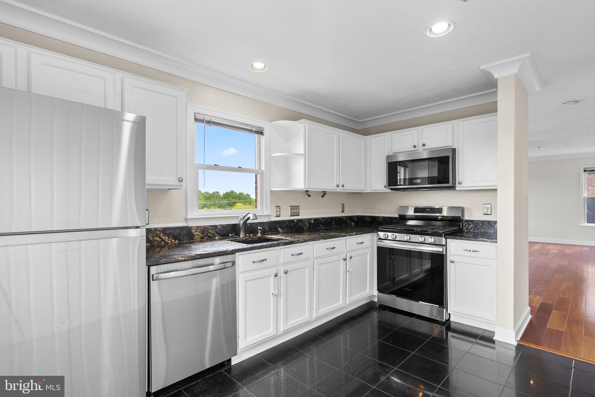 112 RIDGEPOINT PLACE