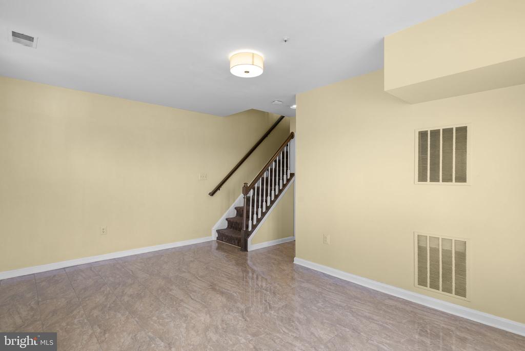 112 RIDGEPOINT PLACE