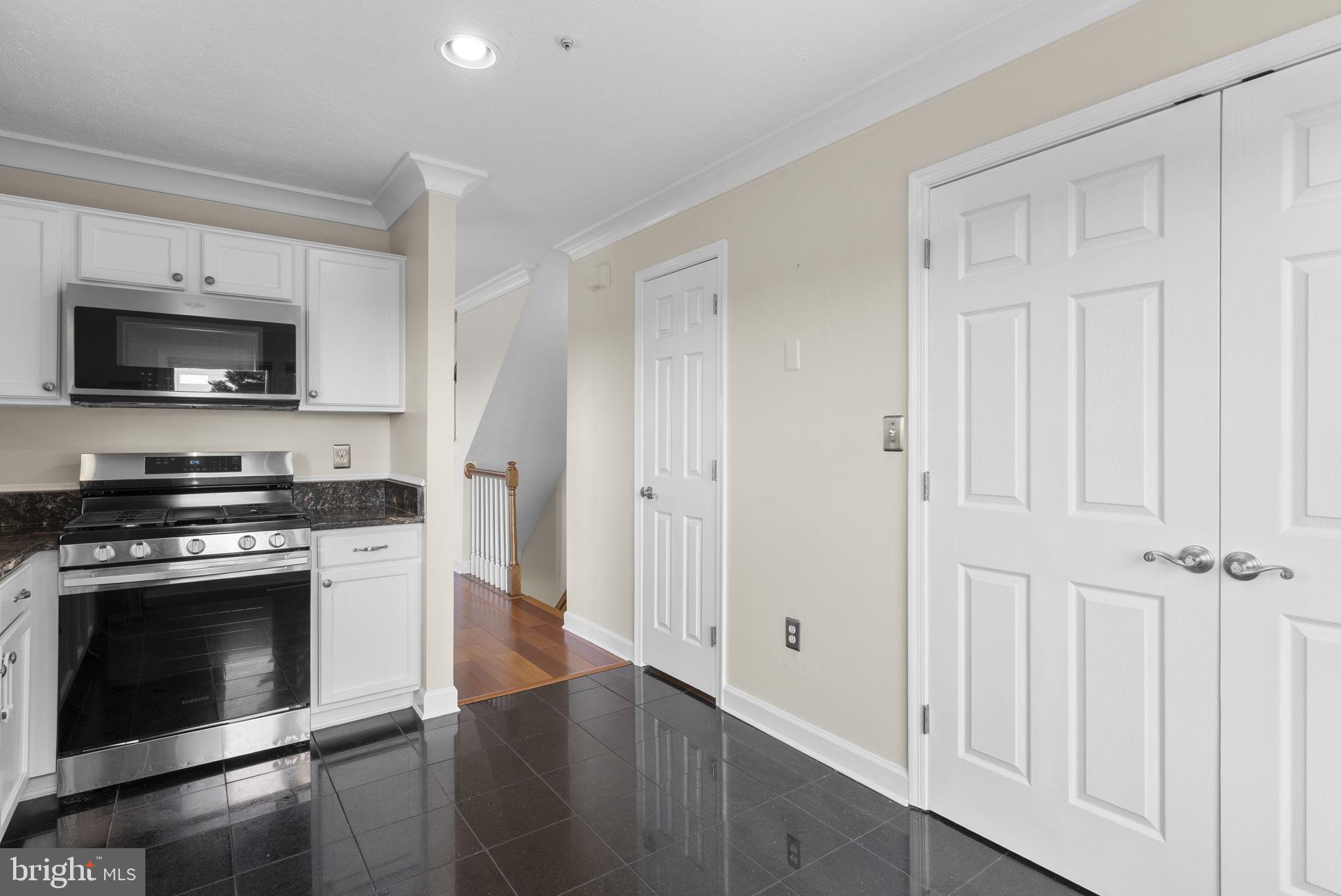 112 RIDGEPOINT PLACE