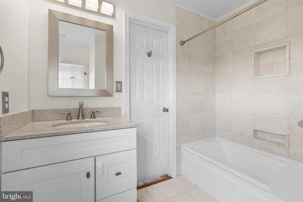 112 RIDGEPOINT PLACE