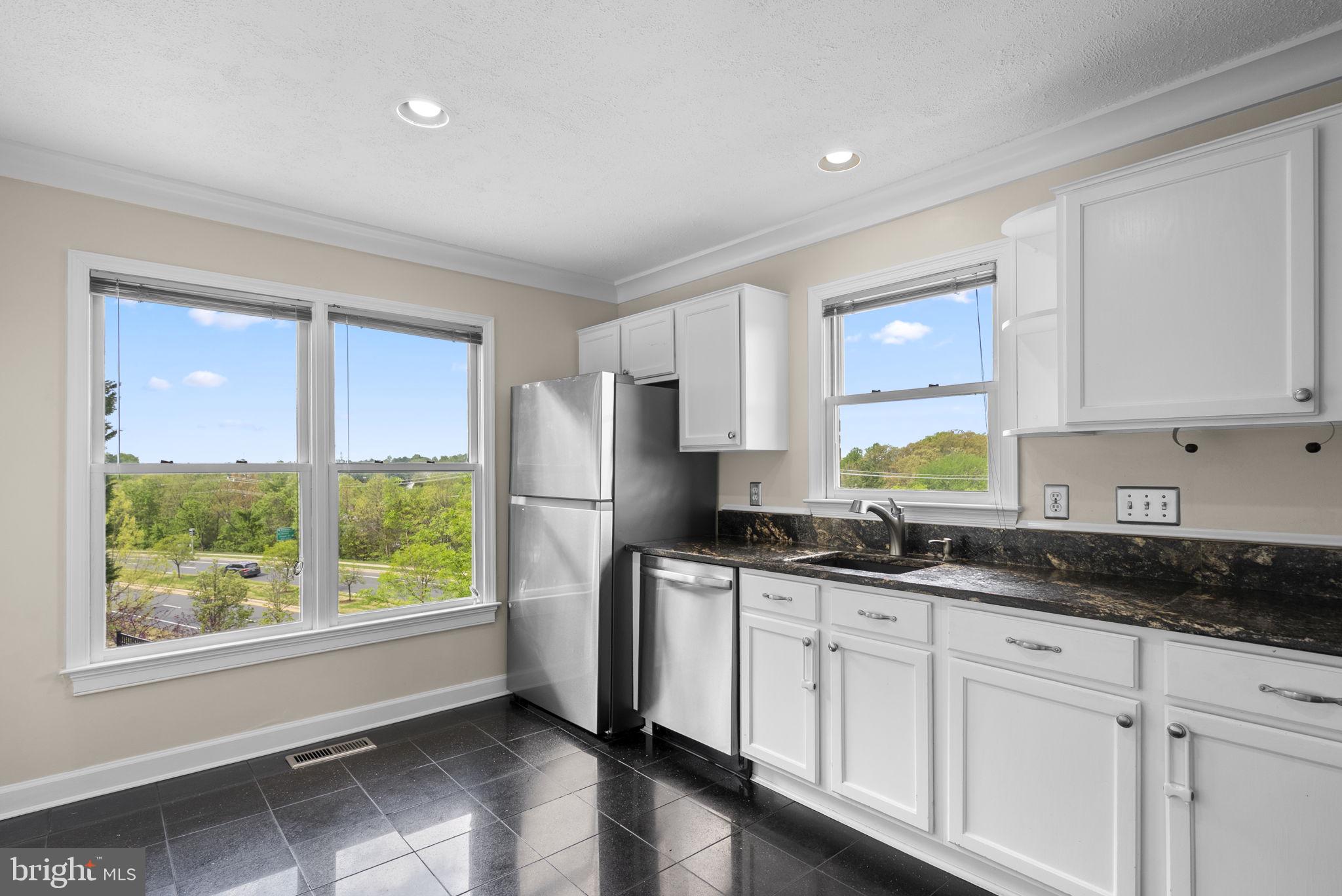 112 RIDGEPOINT PLACE