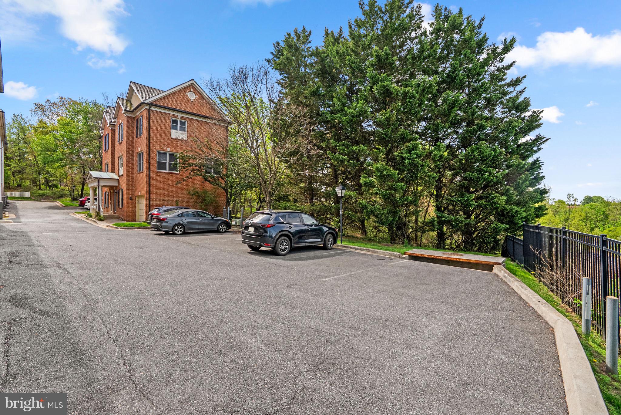 112 RIDGEPOINT PLACE