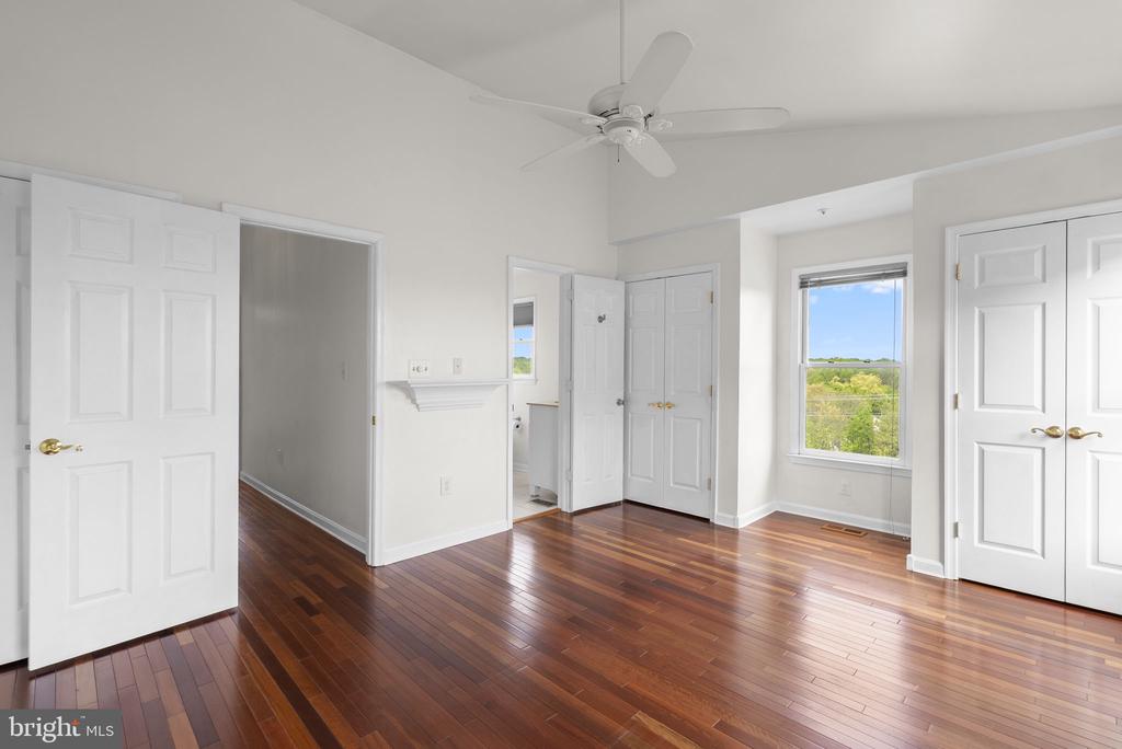112 RIDGEPOINT PLACE